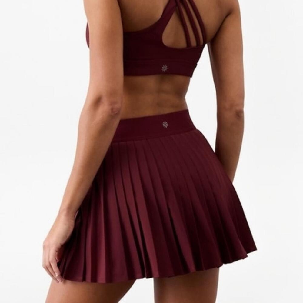 Athleta Match Point High Rise Pleated Skort Tennis Athletic Burgundy Red Skirt M